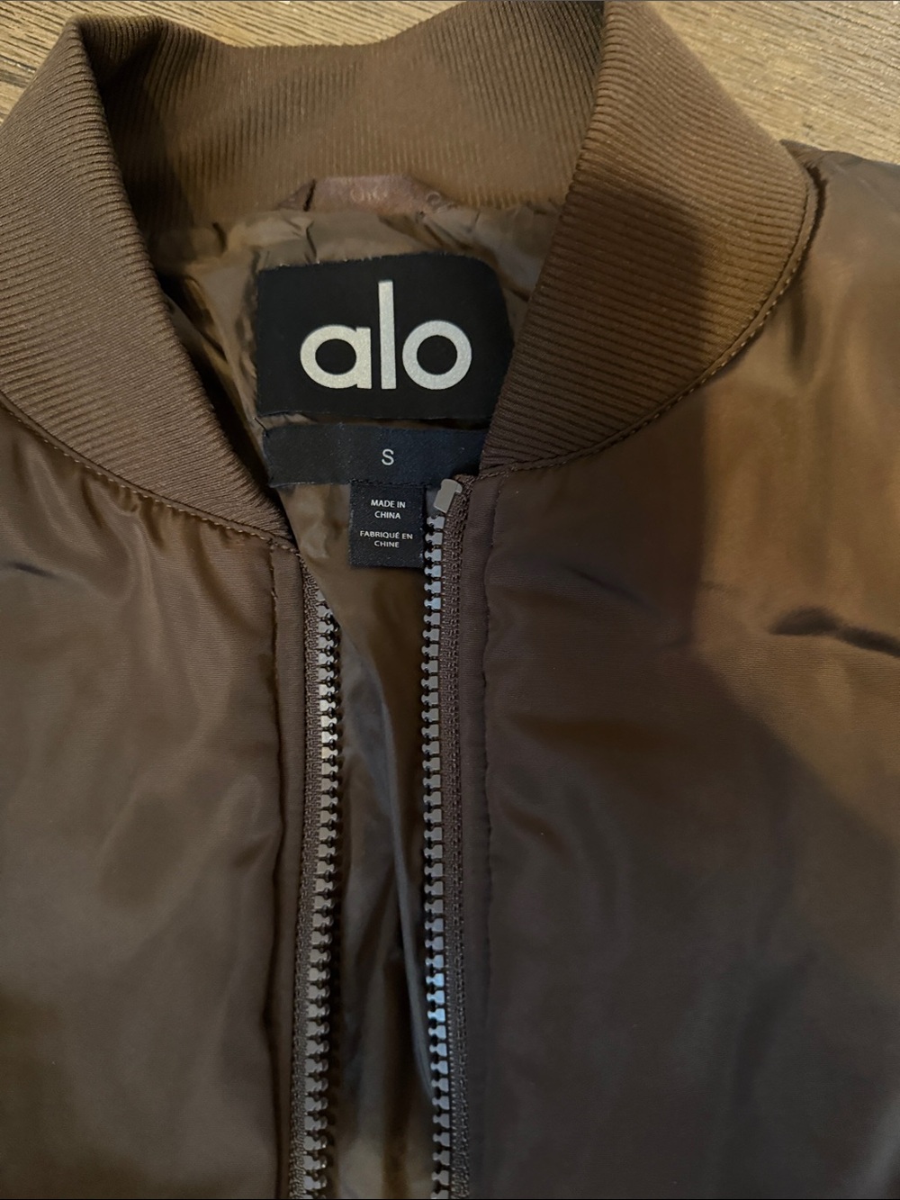 ALO Yoga Women's Brown Cropped Bomber Jacket and matching brown leggings! - Picture 4 of 7